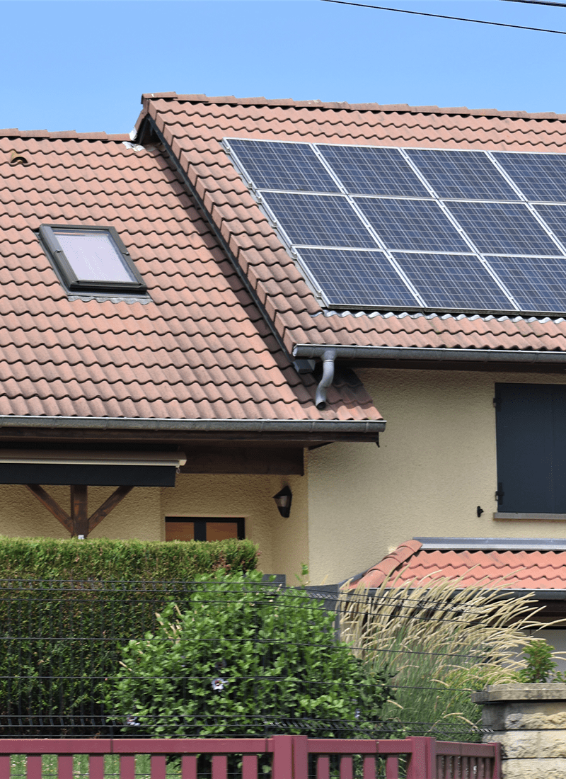 Panneaux photovoltaïques sur une toiture
